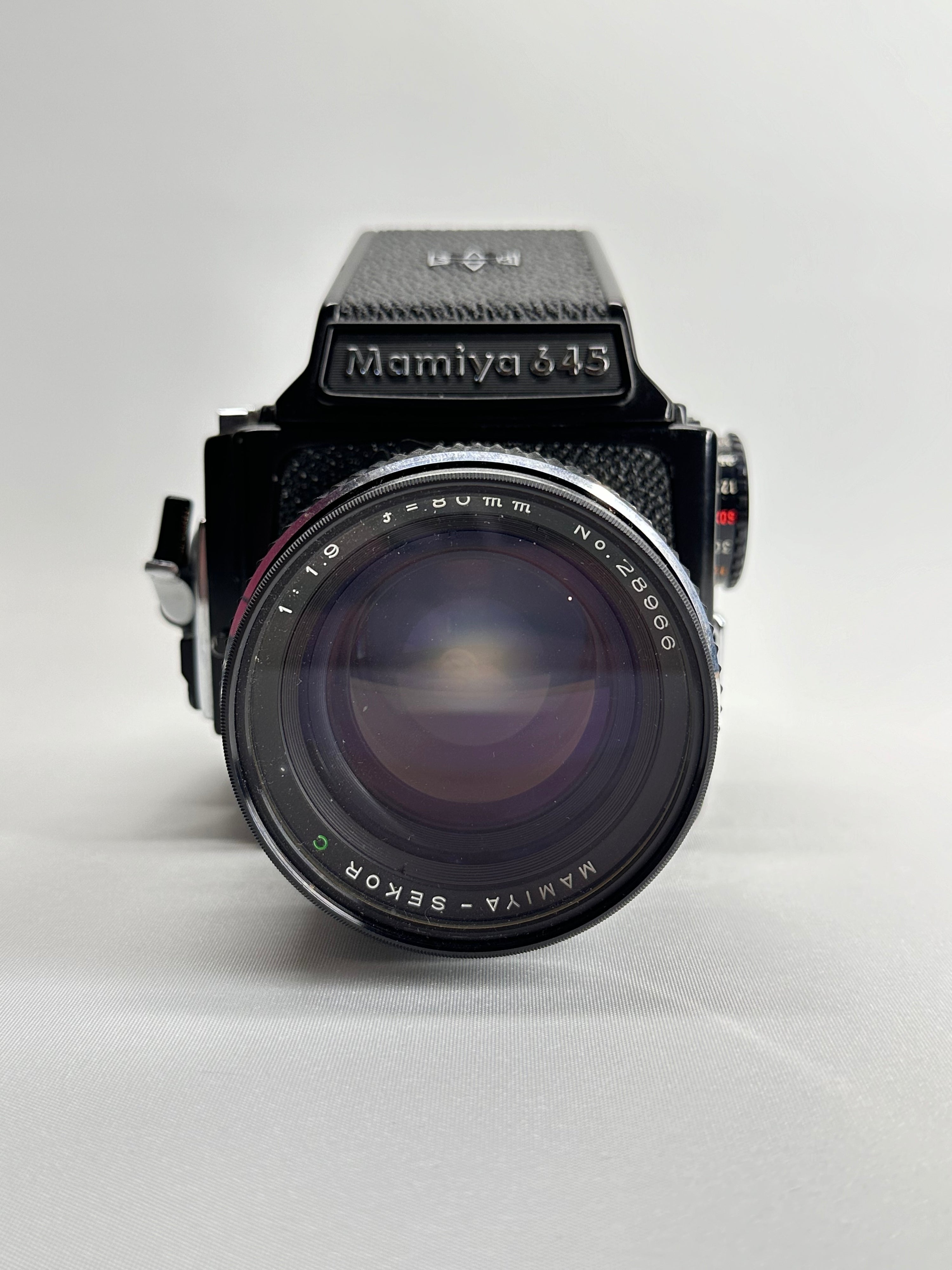 Mamiya 645 1000s body w/ Prism Finder