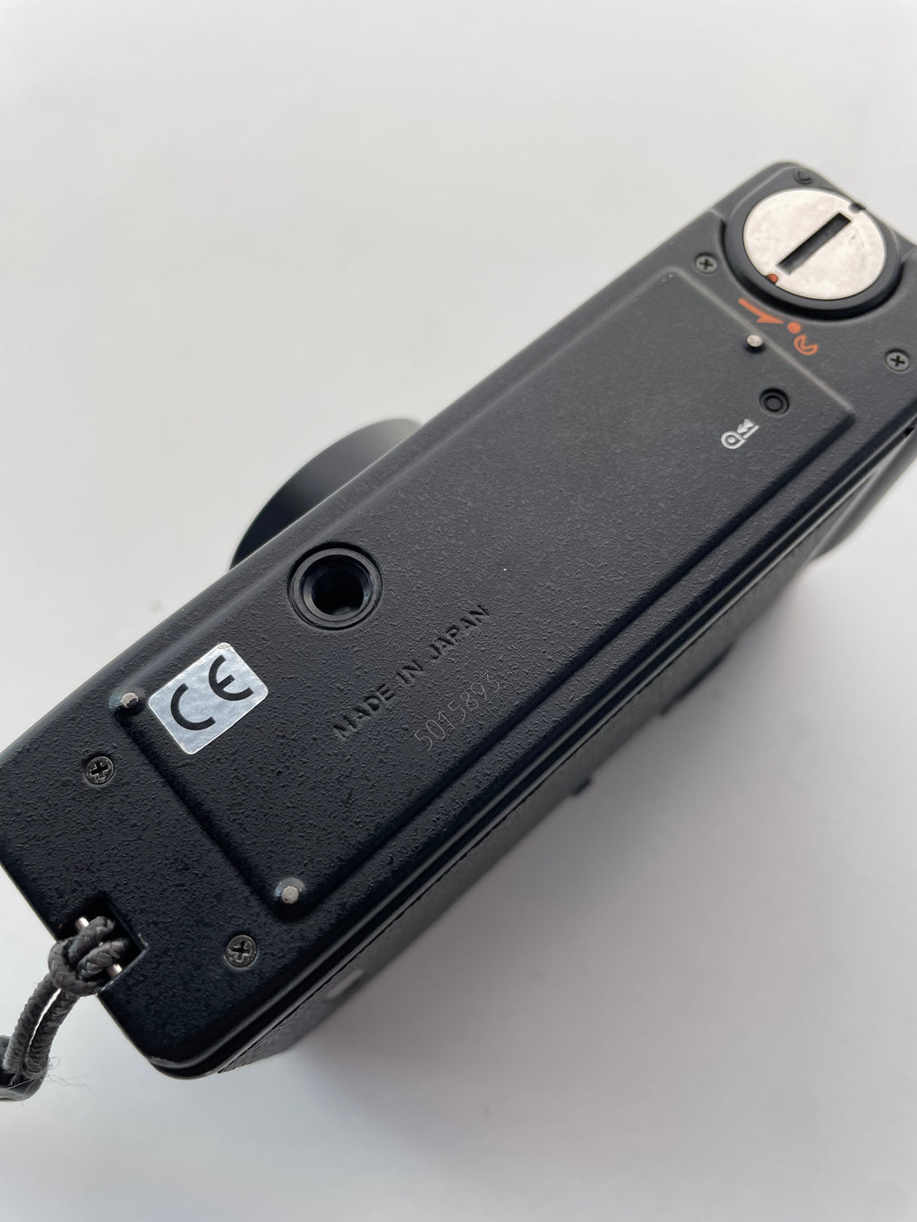 Iconic Nikon 28Ti Black