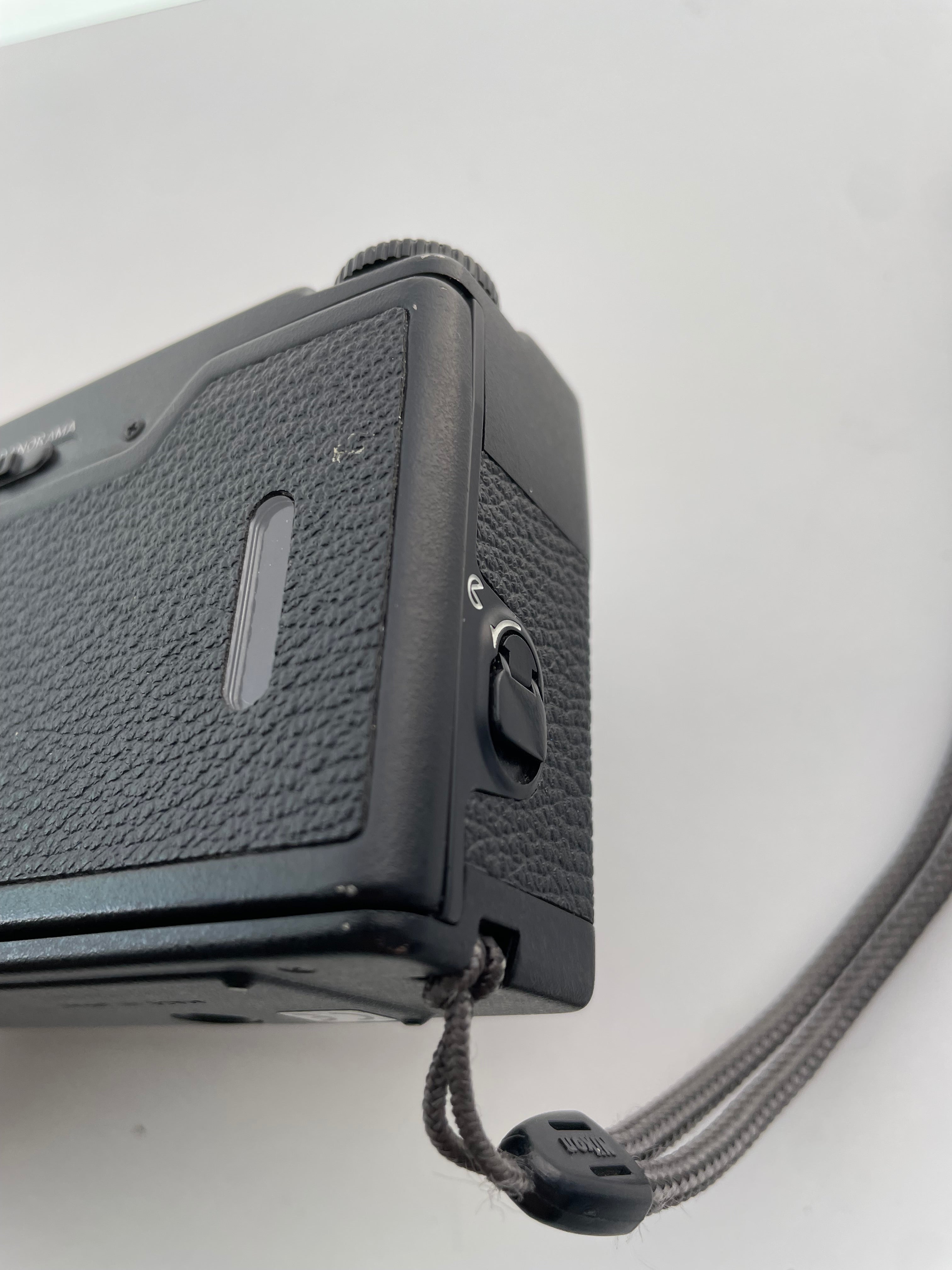 Iconic Nikon 28Ti Black