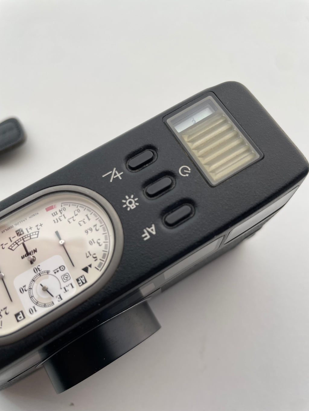 Iconic Nikon 28Ti Black