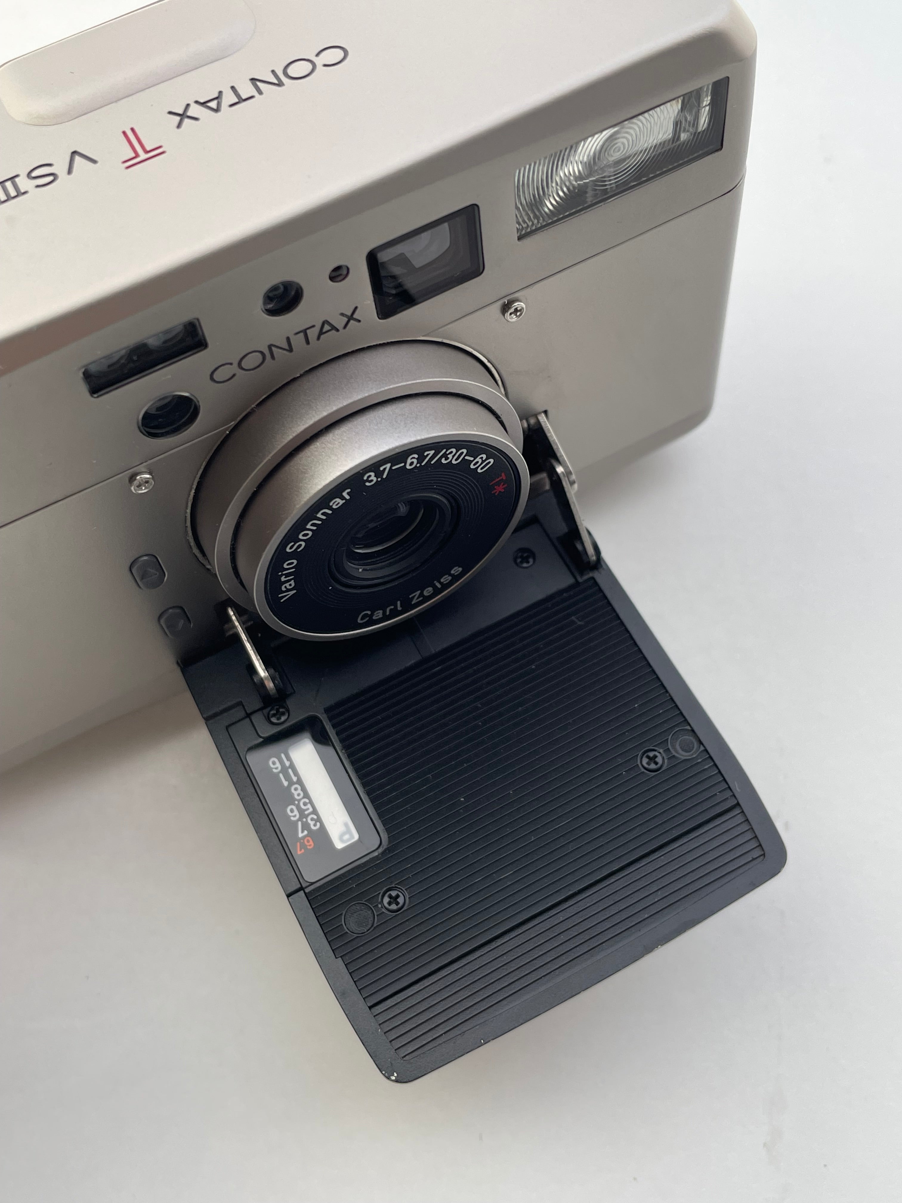Contax TVS III with Carl Zeiss T* Sonnar 30-60mm